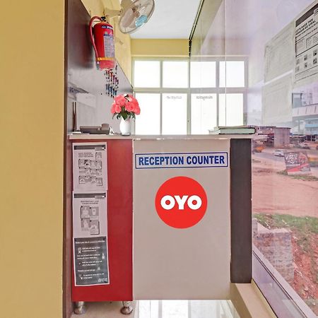 Hotel O Lakshmi Sri Deluxe Boarding & Lodgeing Kumbalgod エクステリア 写真